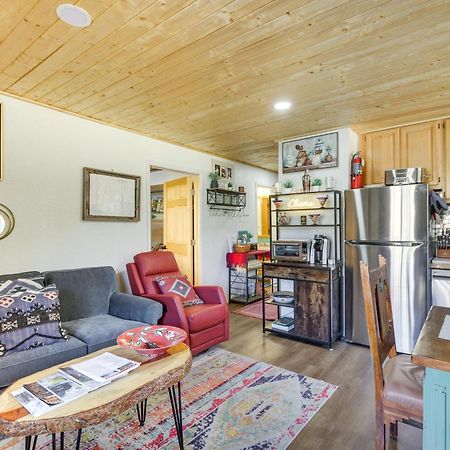 Ski-In Red River Retreat Balcony, Mountain Views! 외부 사진