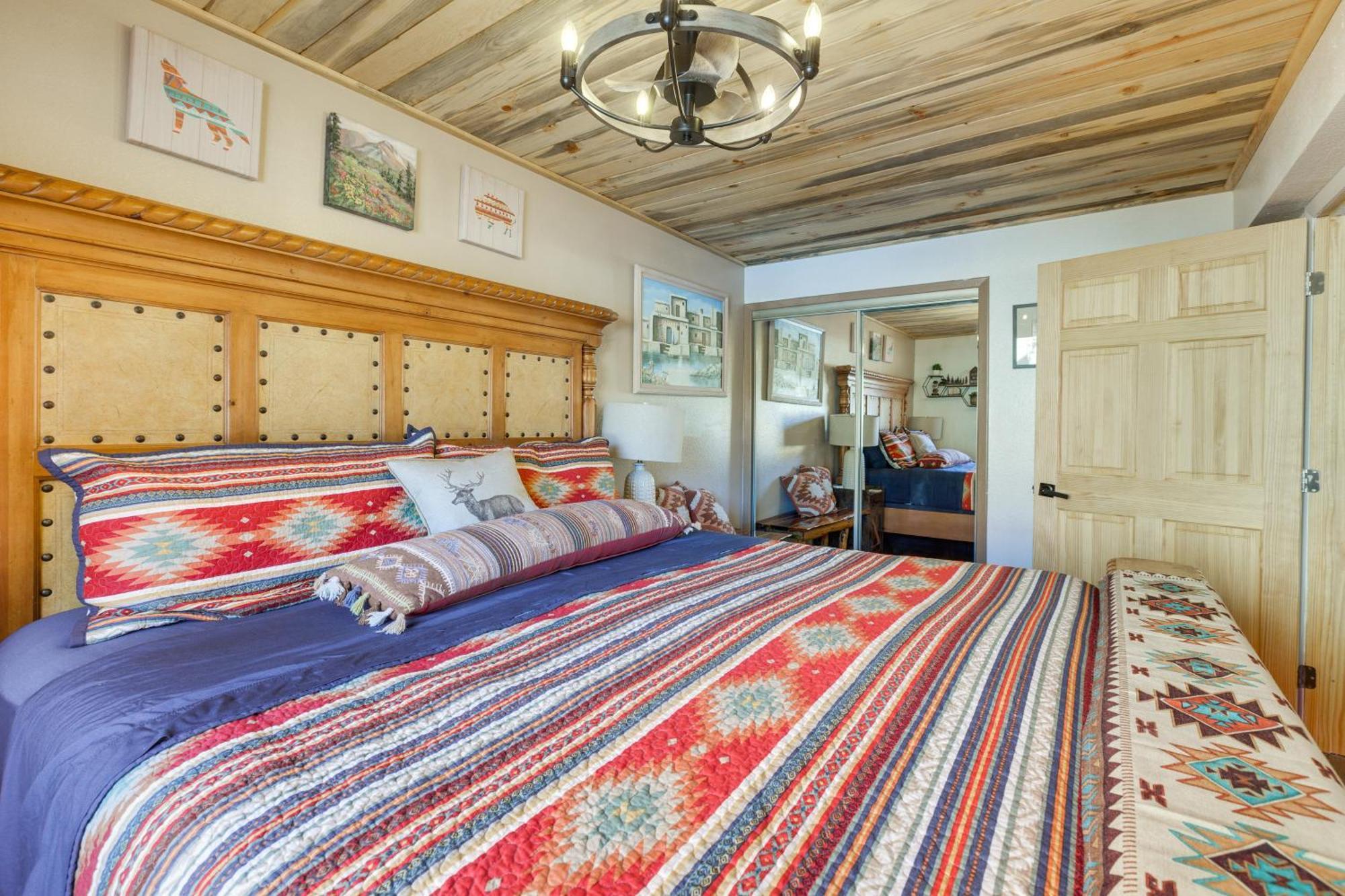 Ski-In Red River Retreat Balcony, Mountain Views! 외부 사진